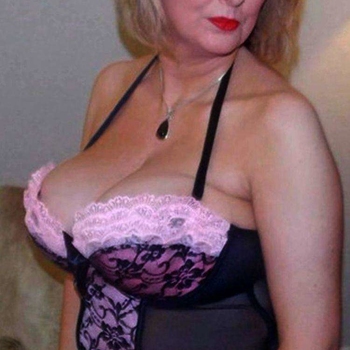 62 jarige vrouw zoekt sex met man