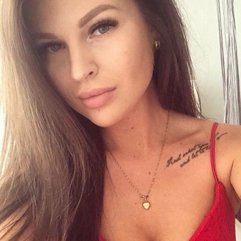 Pavline, vrouw (31 jaar) wilt contact met man voor sex