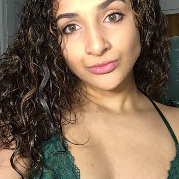Honey, vrouw (29 jaar) wilt contact met man voor sex