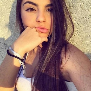 23 jarige vrouw zoekt sex met man