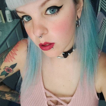 Haily, vrouw (28 jaar) wilt sex met man 