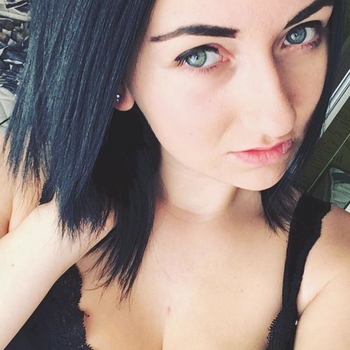 Sulvie, vrouw (29 jaar) wilt sex met man 