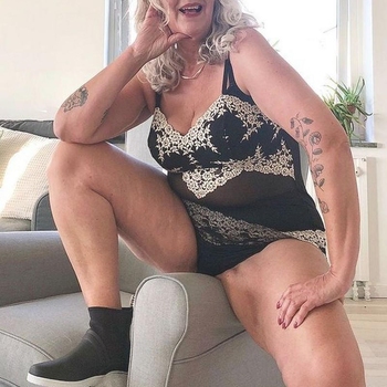 64 jarige vrouw zoekt sex met man