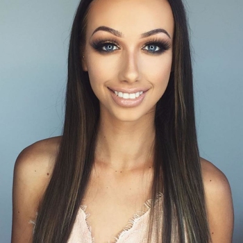 Wendela, vrouw (23 jaar) wilt sex met man 