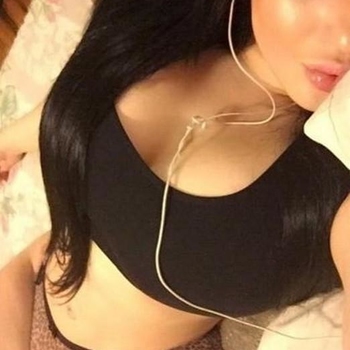 Rozelipje, vrouw (31 jaar) wilt contact met man voor sex