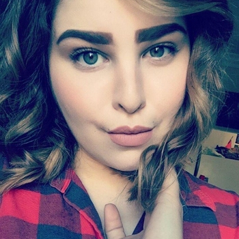 Pennykrul, vrouw (24 jaar) wilt sex met man 