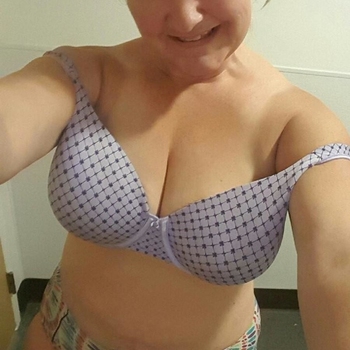 mirraw, vrouw (56 jaar) wilt sex met man 