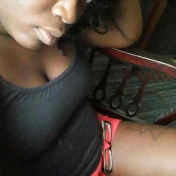 pamila, vrouw (24 jaar) wilt contact met man voor sex